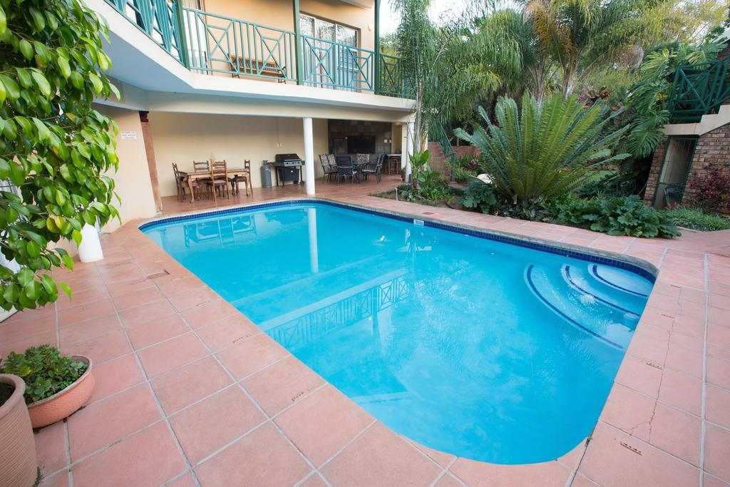 Loerie Guesthouse Hoedspruit Bagian luar foto