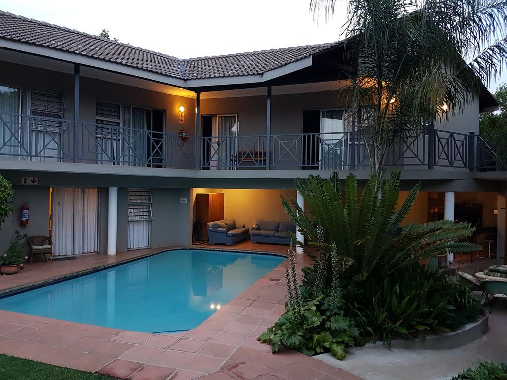 Loerie Guesthouse Hoedspruit Bagian luar foto