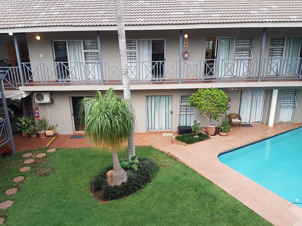 Loerie Guesthouse Hoedspruit Bagian luar foto