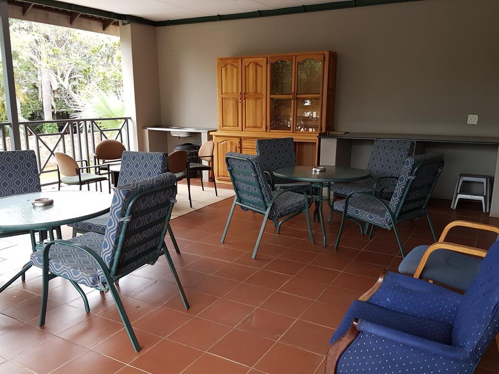 Loerie Guesthouse Hoedspruit Bagian luar foto