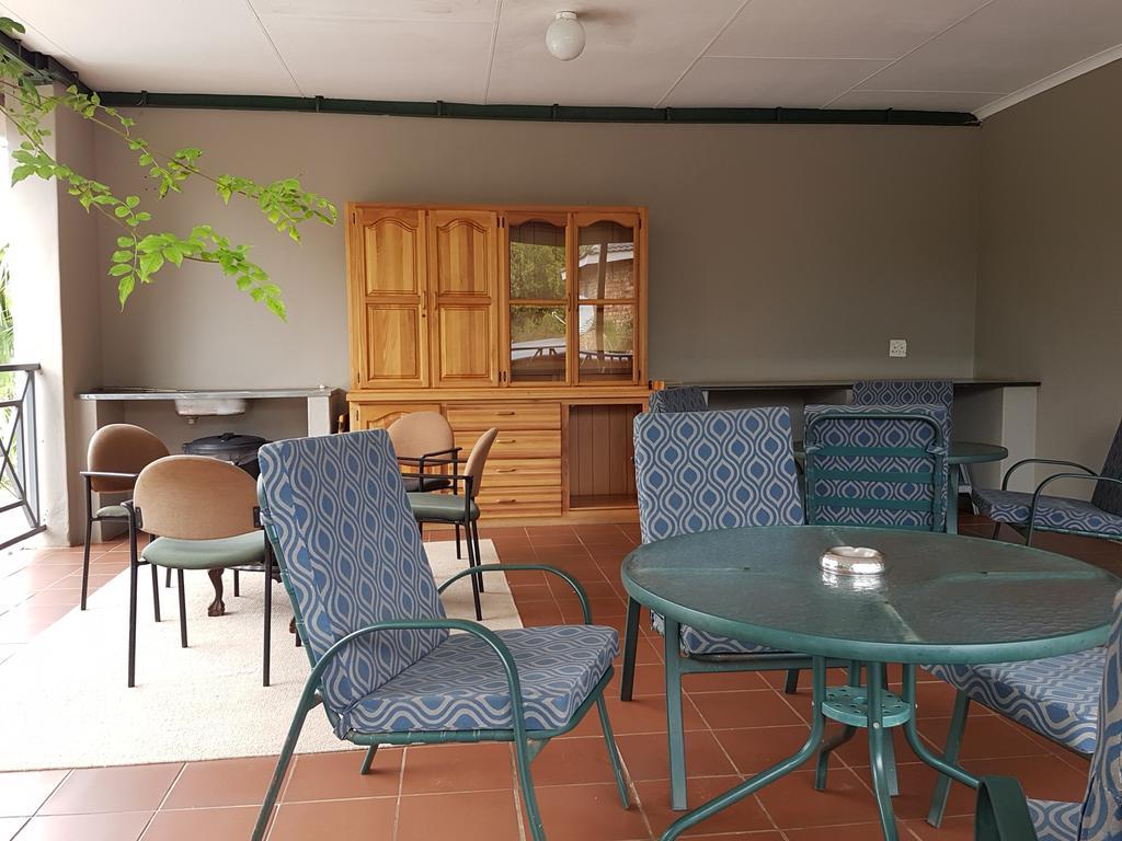 Loerie Guesthouse Hoedspruit Bagian luar foto