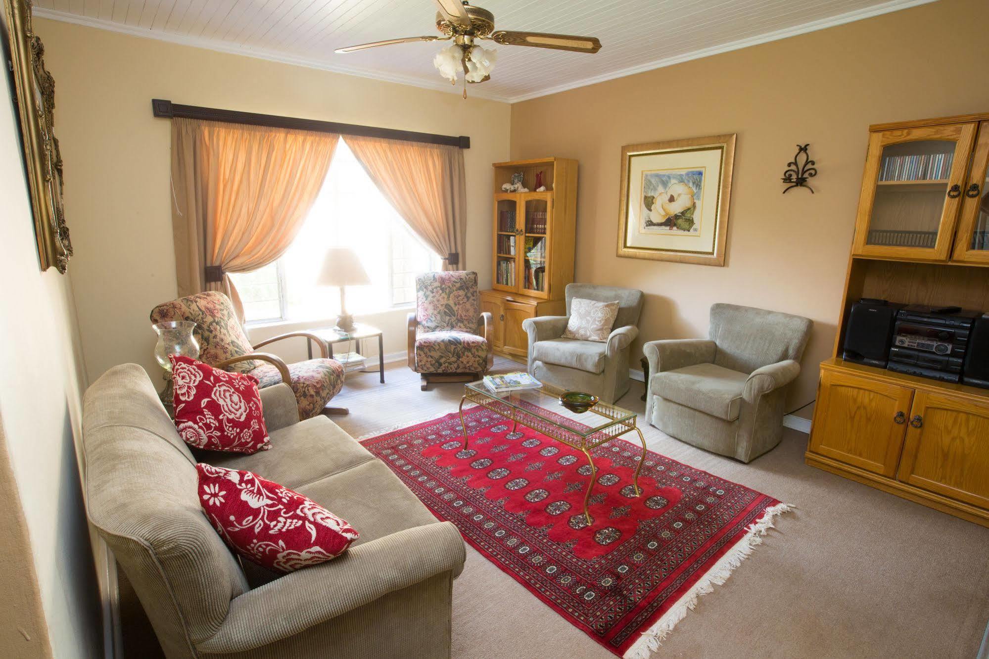 Loerie Guesthouse Hoedspruit Bagian luar foto