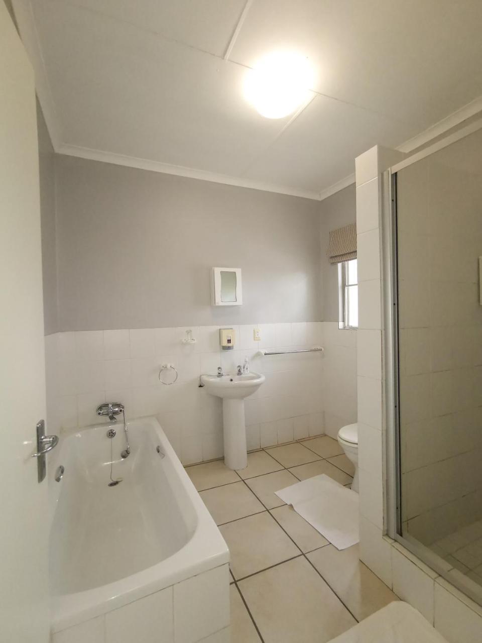 Loerie Guesthouse Hoedspruit Bagian luar foto