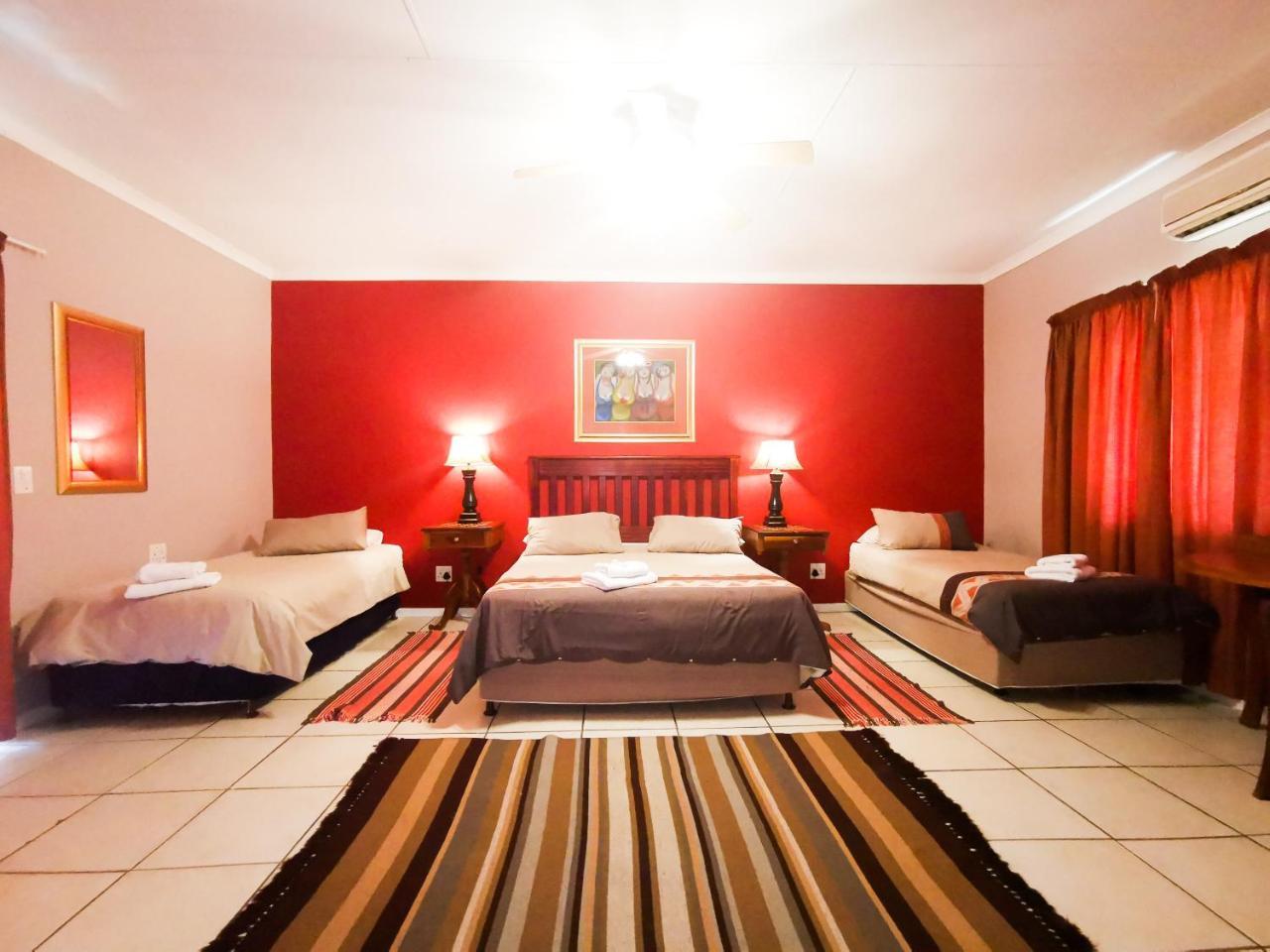 Loerie Guesthouse Hoedspruit Bagian luar foto